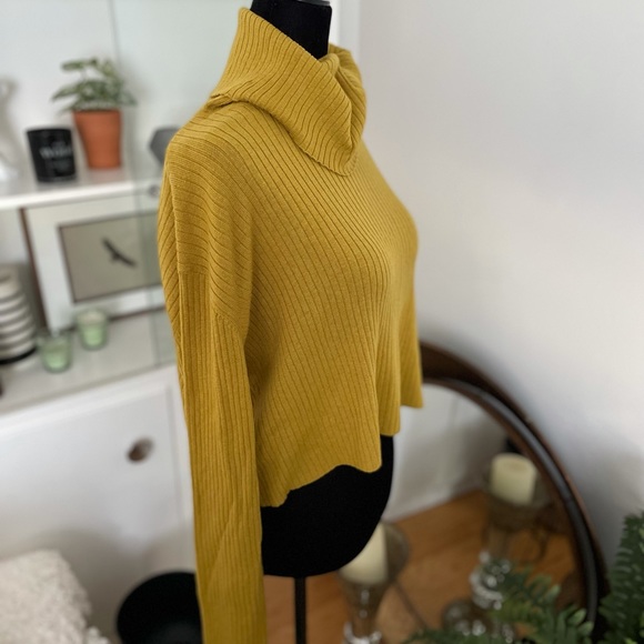 OAK + FORT Sweaters - OAK & FORT Cropped Turtleneck Sweater